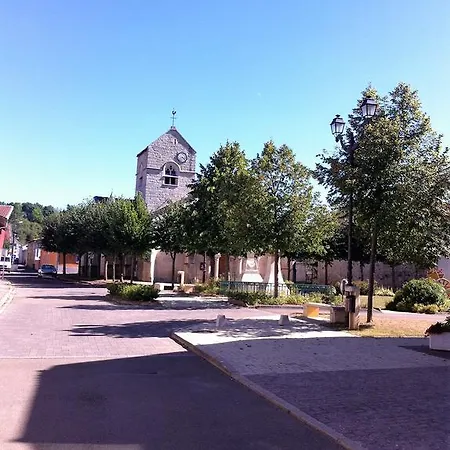 莱斯里拉斯玫瑰旅馆 Chamouilley