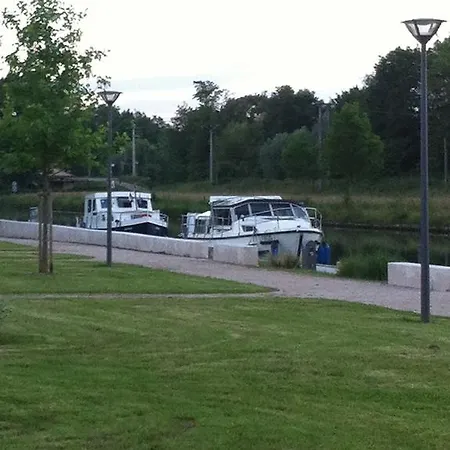 莱斯里拉斯玫瑰旅馆