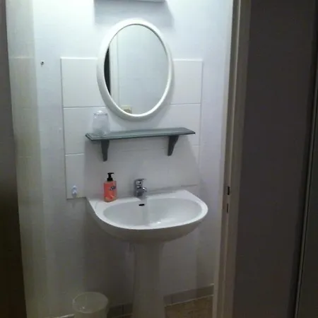 招待所 莱斯里拉斯玫瑰旅馆 3*