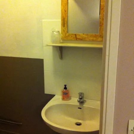 莱斯里拉斯玫瑰旅馆 Chamouilley