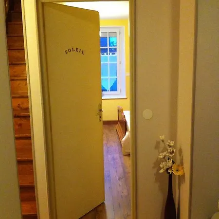 招待所 莱斯里拉斯玫瑰旅馆 Chamouilley