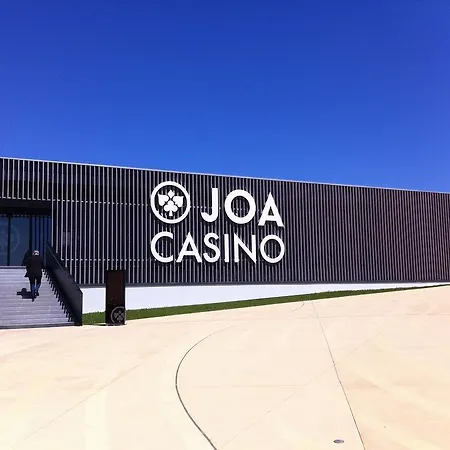 莱斯里拉斯玫瑰旅馆 Chamouilley